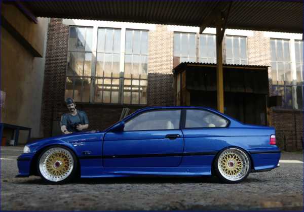 1:18 BMW E36 M3 in Blau - DieCast - inklusive OVP
